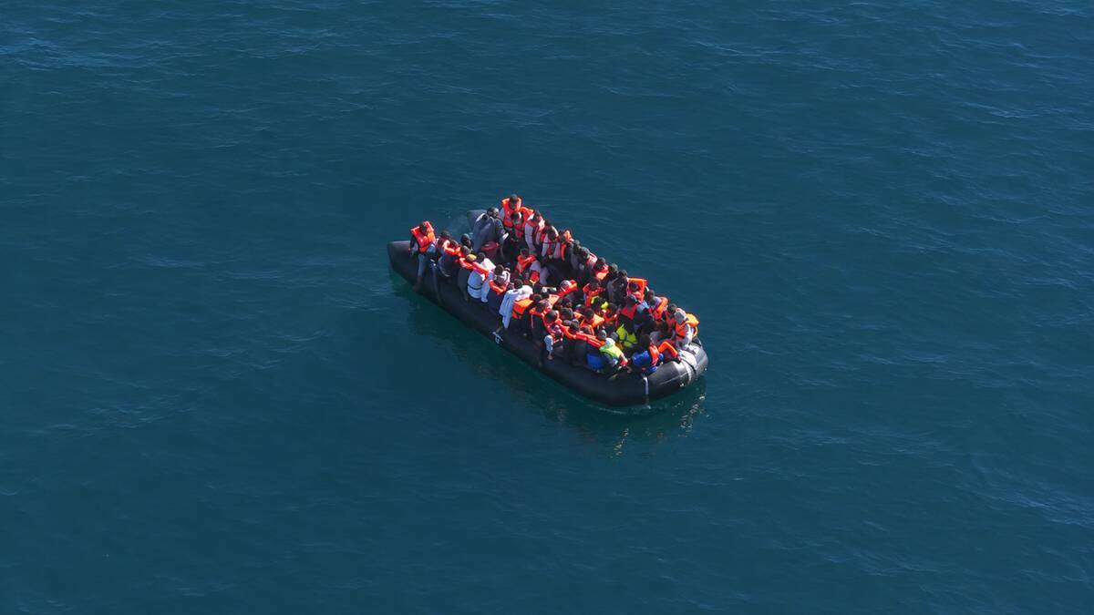 Hampshire-Bound Migrant Dinghy Spends 30 Hours at Sea as RNLI Crews Race to Rescue Passengers