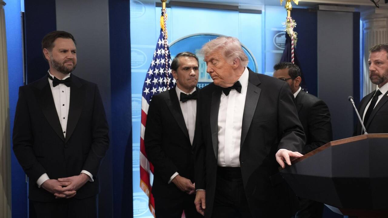 Trump shooter&rsquo;s family reveals sicko&rsquo;s plan to &lsquo;fix the world&rsquo; &ndash; as teacher sent them apology note before attack