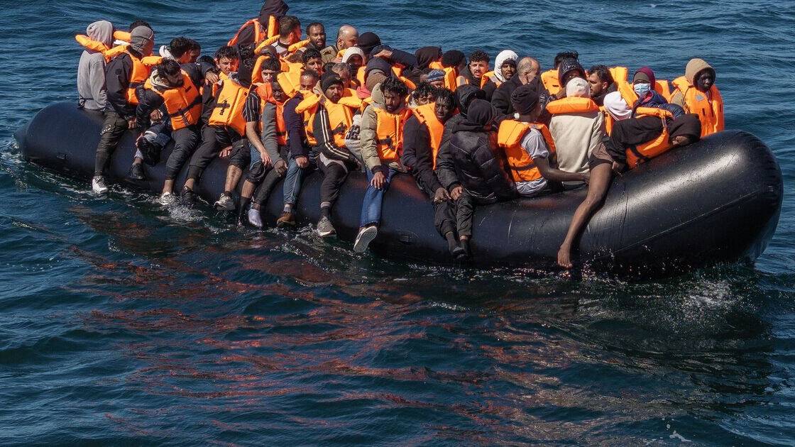 Keir Starmer issued urgent migration warning as young Brits flee the UK