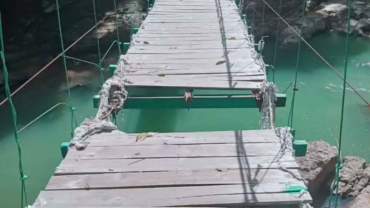 Tourist couple plunge 65ft to their deaths after suspension bridge snaps on holiday hike