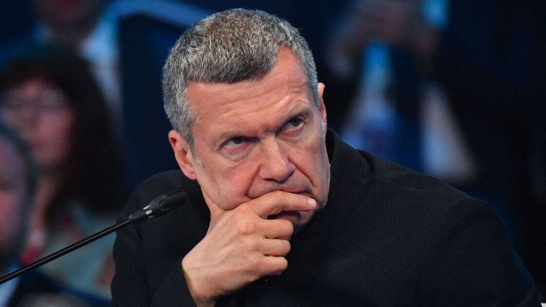 Top Putin ally issues chilling WW3 strike warning to UK - &lsquo;press the nuclear button&rsquo;