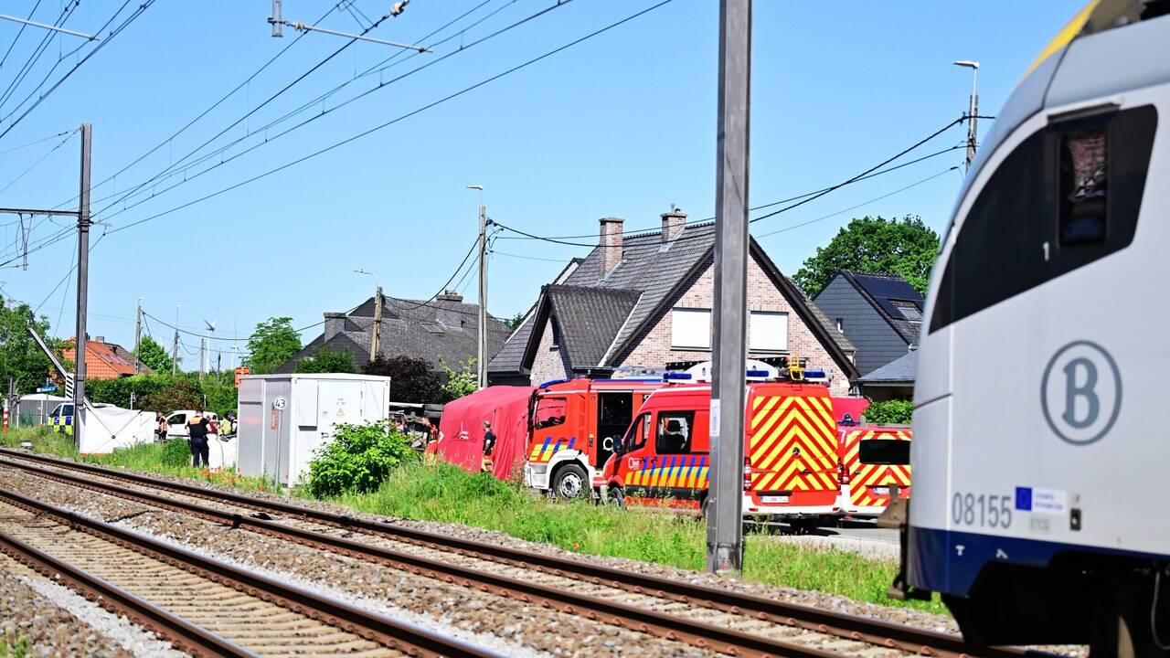 &lsquo;Several&rsquo; dead after train crashes into school bus at level crossing in Belgium