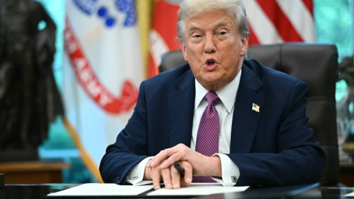 Trump Is 'Breaking Down' and 'Channeling Jeffrey Epstein' With 'Lowered Inhibition', Psychologist Suggests