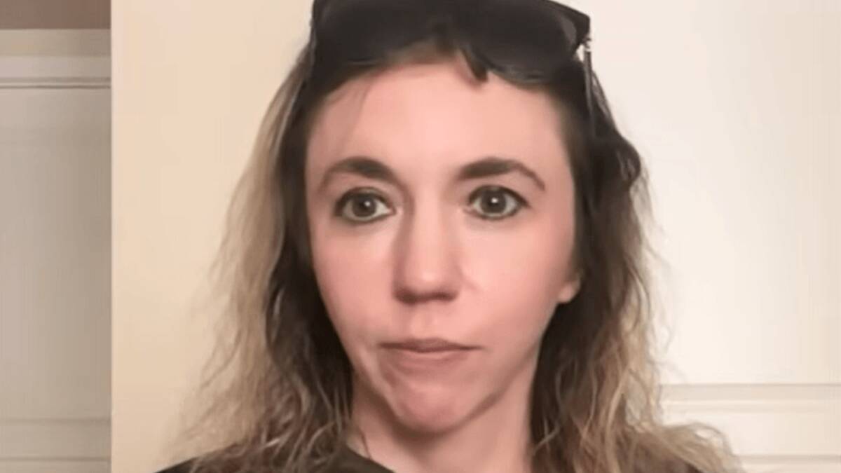 MAGA Influencer Who Accused Officials of Secretly Trying To Get Her in Trouble Exposed as a Pentagon Employee
