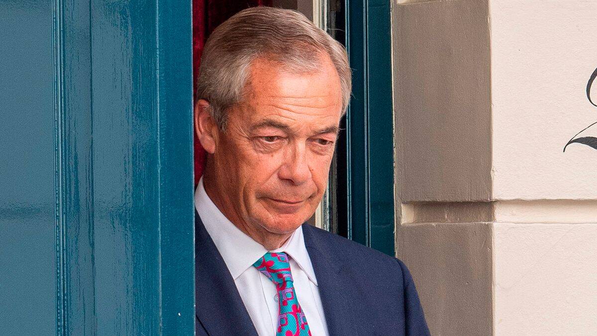 Nigel Farage retreats to plush members' club after being booed by MPs over 'unforgivable' Henry Nowak remarks