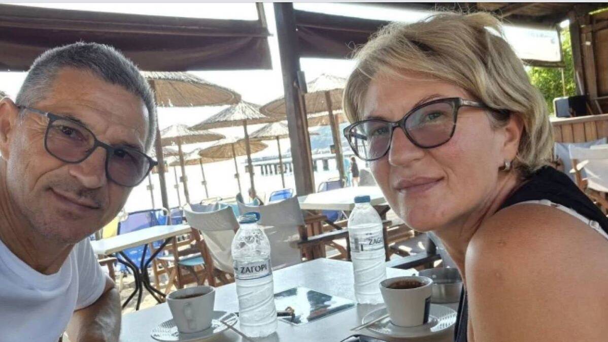 Woman describes battle to save husband after he was sucked out of Ryanair window
