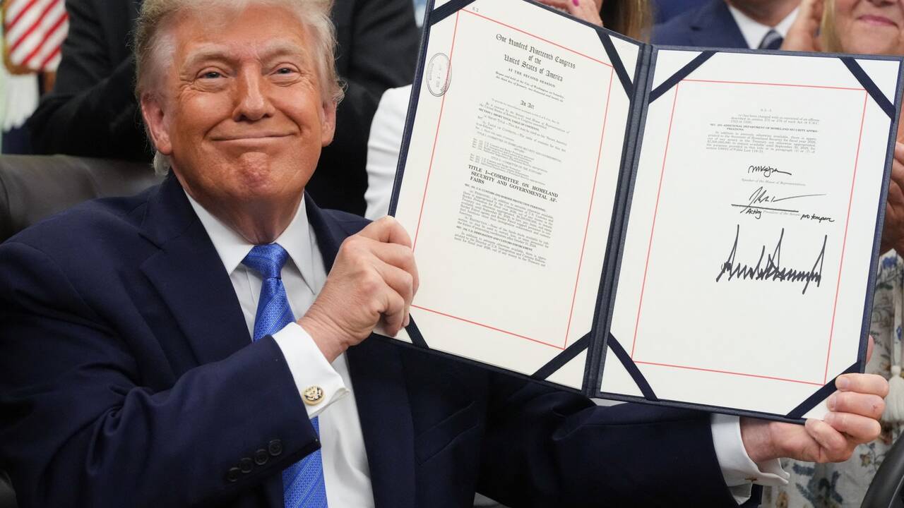 After a Democrat standoff, Trump signs $70bn immigration enforcement bill