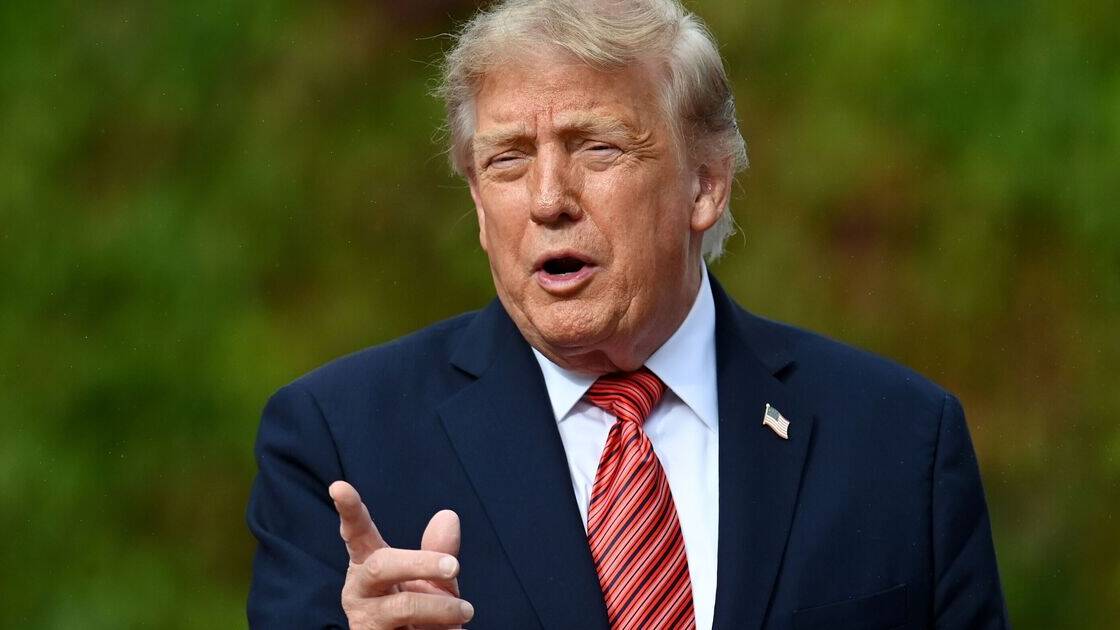 Donald Trump bizarrely accuses Ukraine of 'hurting the world' with Russian fuel strikes
