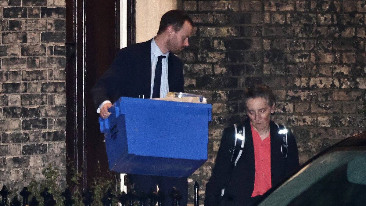 Mandelson-Starmer latest: Claims Rayner warned PM over peer&rsquo;s Epstein links after police search his homes