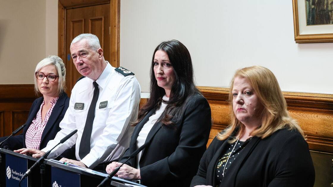 Long's 'blank diary' contradicts excuse for missing &pound;119m PSNI funding meeting