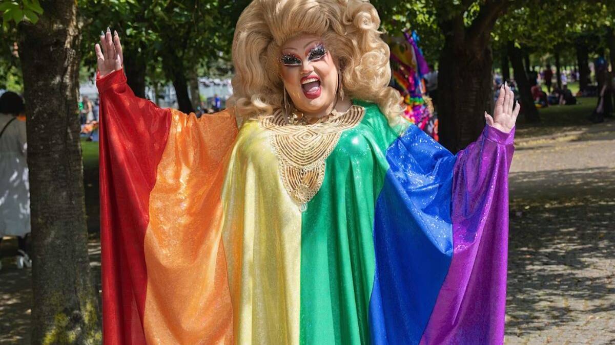 Judge Strikes Down Texas Drag Law Again, Warns Wording Could Even Criminalise a Dolly Parton and Elvis Presley Tribute