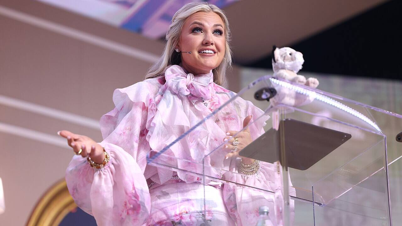 Erika Kirk Caught Using 'Tear Solution' to Create 'Fake Tears' Before TPUSA Event Debunked