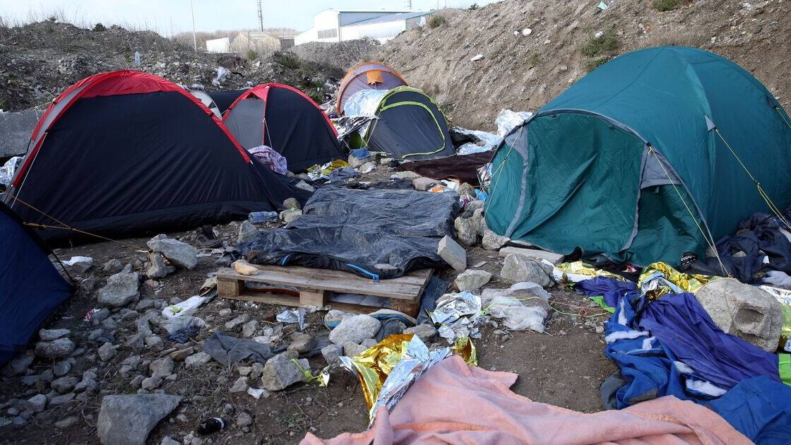 Calais Jungle's dark side was &lsquo;complete anarchy&rsquo; &ndash; &lsquo;I saw a man tear off his own fingers&rsquo;