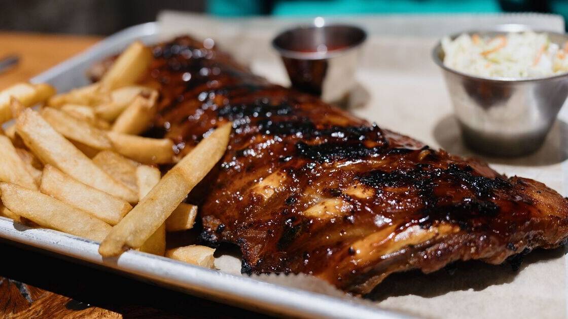 Restaurant chain suddenly closes branches all over country - April 28 last day of business