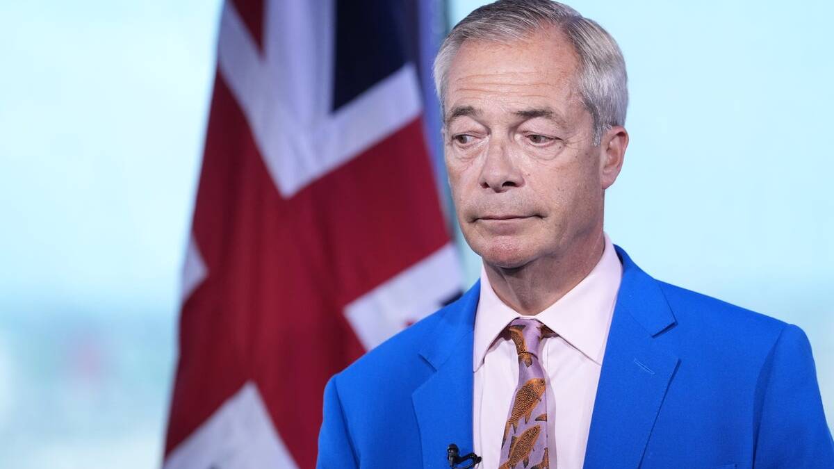 Farage urged to &lsquo;come clean&rsquo; after facing new questions over &pound;5 million gift