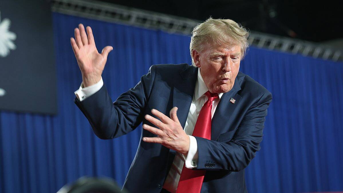 Donald Trump's wild week as BBC lawsuit descends into farce and he faces ridicule over 'close aid'