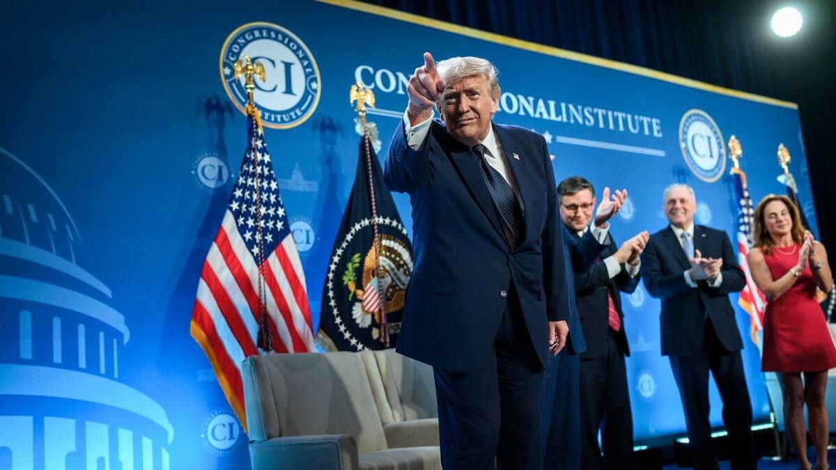 Trump's $88,600 Photo Op Raises Eyebrows as 45 Republicans Say They're Skipping or Undecided on RNC Convention