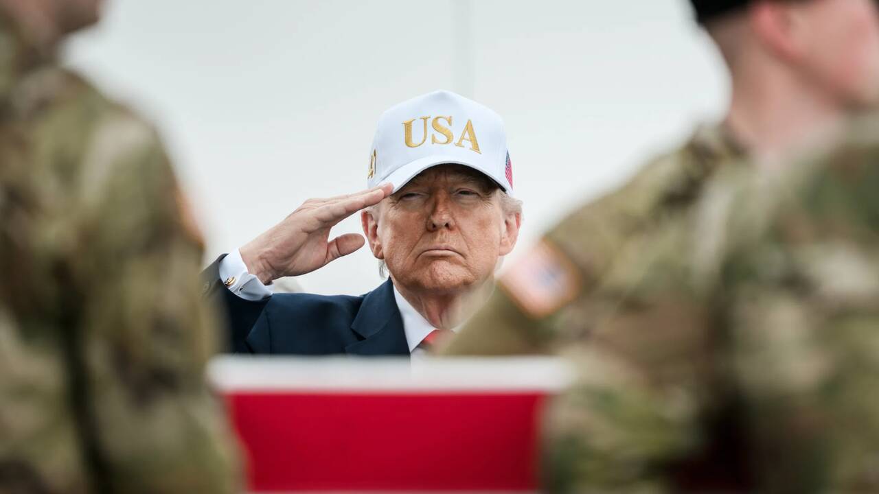 Military Experts Warn Troops Preparing to Defy 'Unlawful Orders' as Trump's Iran Threat Deepens MAGA Rift