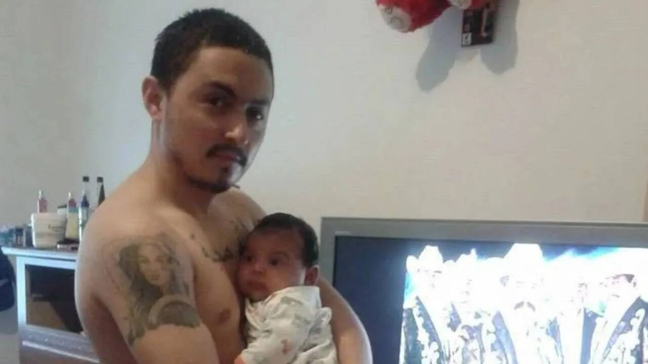 Dad &lsquo;executes sons, 4 & 11, in street in broad daylight shooting after taking them to McDonald&rsquo;s during custody visit&rsquo;