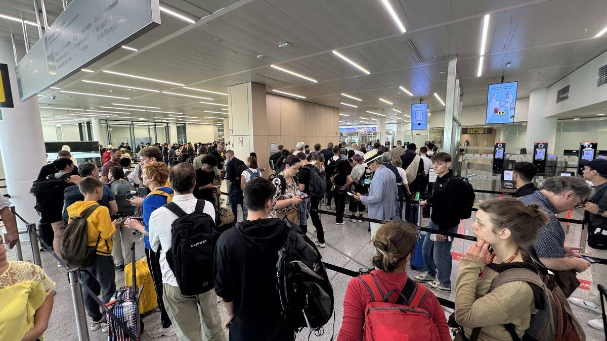 Queues at EU airports expected to worsen ahead of new rule starting in September