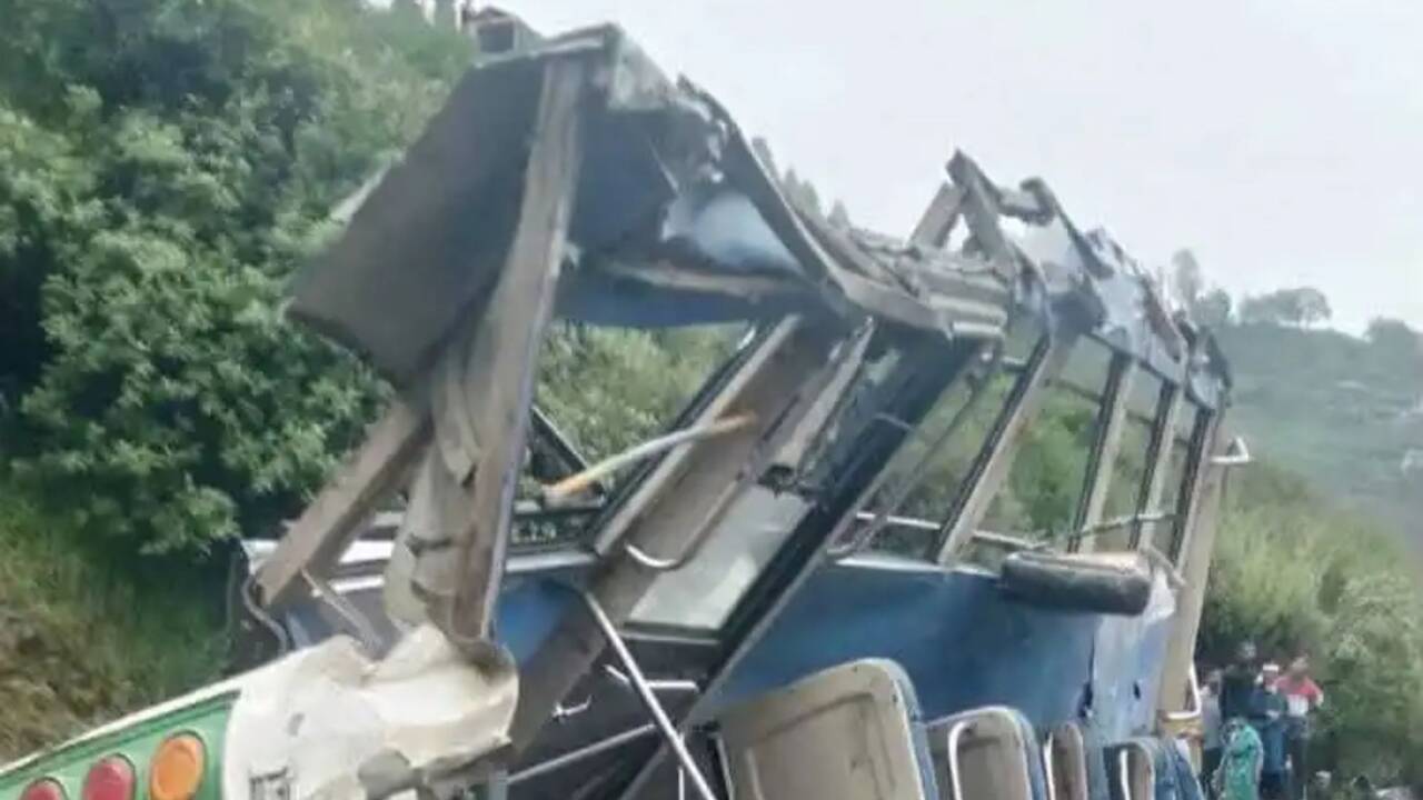 At least 8 dead and ten injured after packed bus plunges off mountain road in India leaving passengers trapped inside